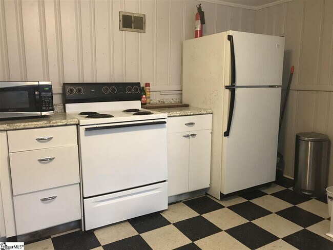 Building Photo - 108 Central Ave