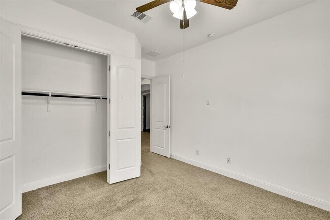 Building Photo - 1810 Manada Trail