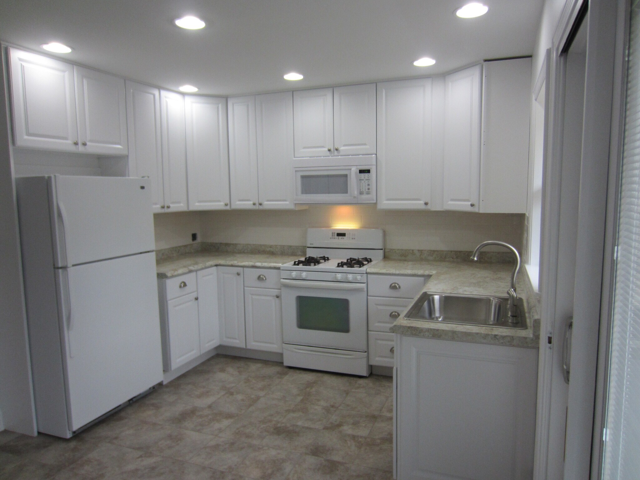 Building Photo - 111 S Lorraine Rd