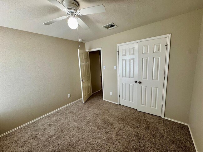 Building Photo - 108 Dove Song Dr