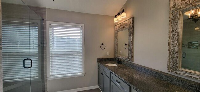 Building Photo - 45 Newnan Lakes Dr