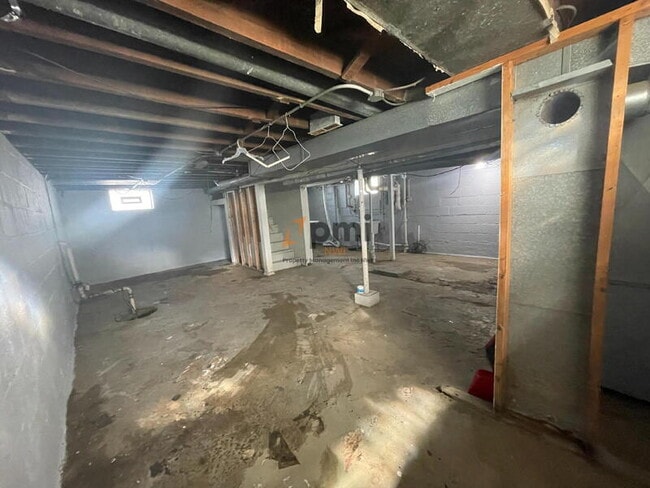Building Photo - 3703 Towle Ave