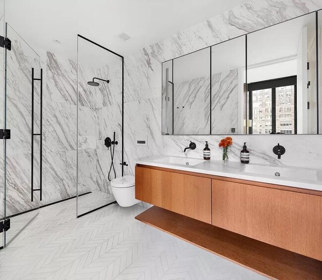 Building Photo - 570 Broome St