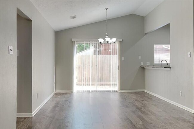 Building Photo - 9 Briervine Ct