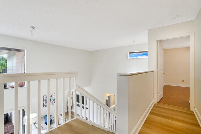 Building Photo - 5804 Fox Hollow Dr