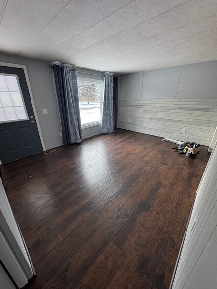 Building Photo - 407 Mill St