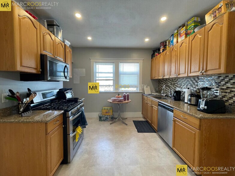 Primary Photo - 12 Berwick Rd