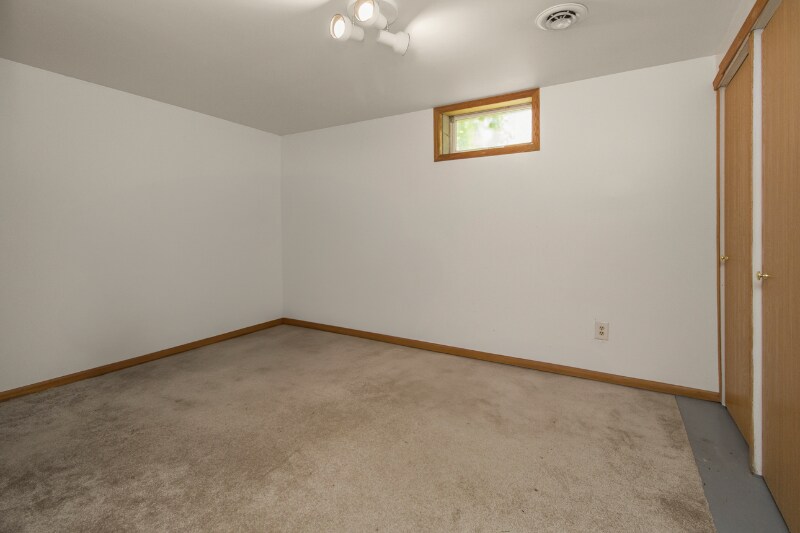 Building Photo - 8608 N Girard Ave