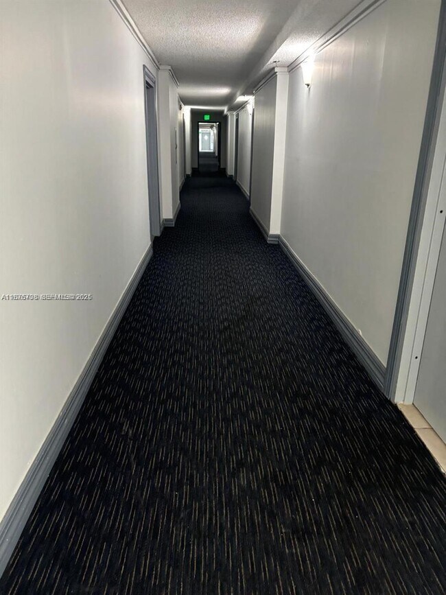 Building Photo - 17011 N Bay Rd