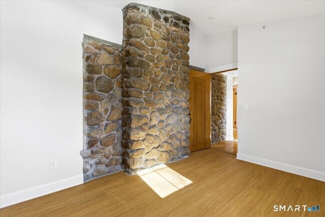 Building Photo - 2750 Whitney Ave