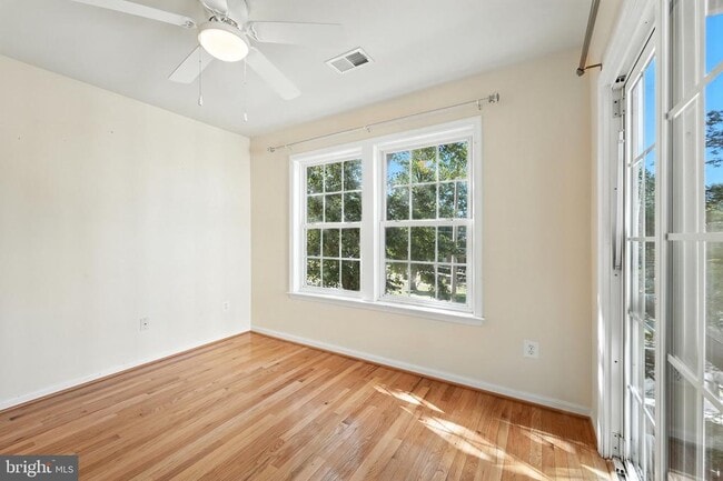 Building Photo - 3363 Beechcliff Dr