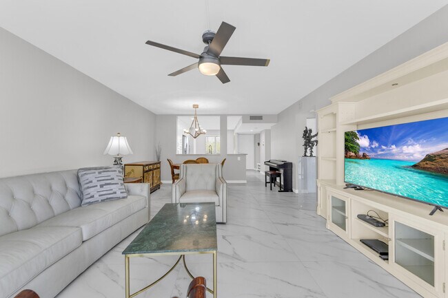 Building Photo - 7192 Huntington Ln