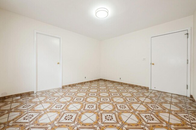 Building Photo - 57 N Tyson Ave