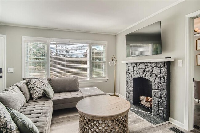 Building Photo - 2339 Ben Hill Rd