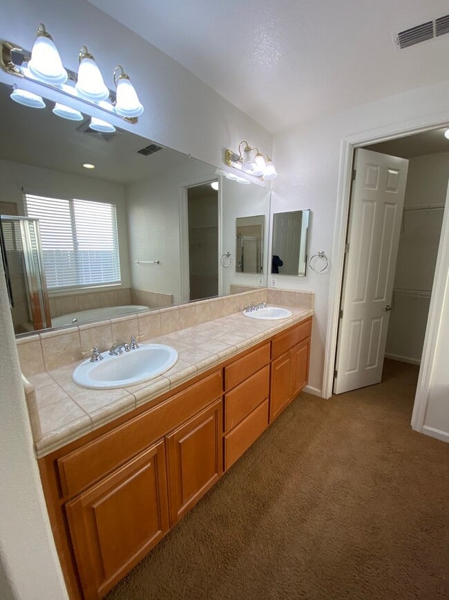 Building Photo - Elegant 2 story home in NW Visalia Coming ...