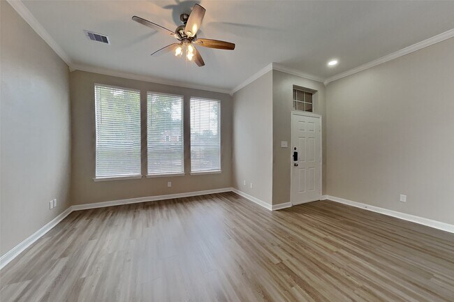 Building Photo - 5302 Cedar Lodge Ct