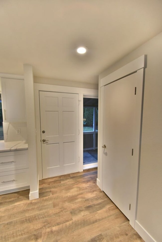 Building Photo - 3Bd/1.75Ba Woodinville House