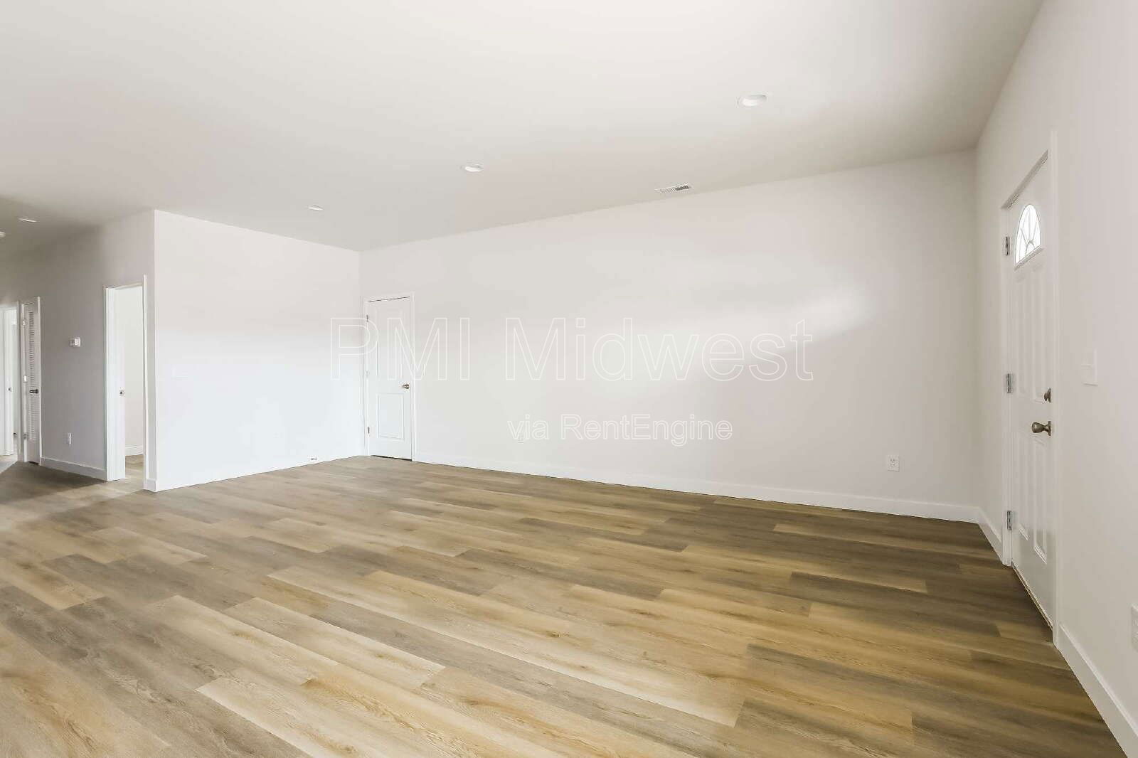 Building Photo - 2950 Winthrop Ave