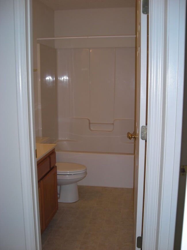Building Photo - 101 Springwood Ln