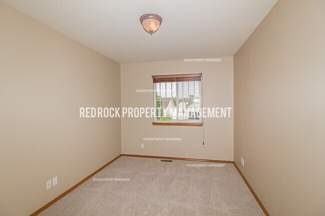 Building Photo - 7005 N Joanna Dr