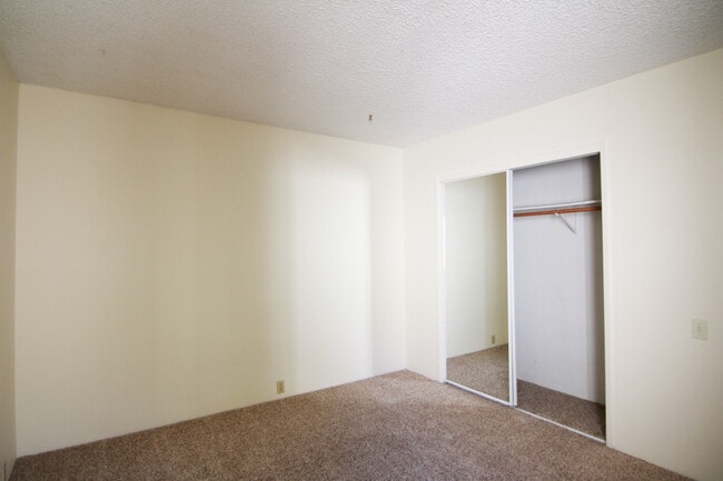 Building Photo - MOVE IN SPECIAL $300 OFF FIRST MONTHS RENT