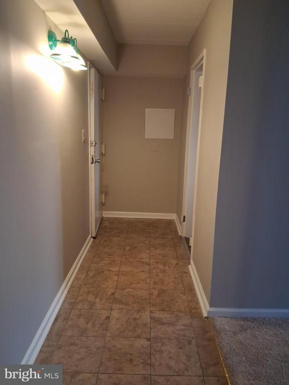 Building Photo - 2305 Freetown Ct