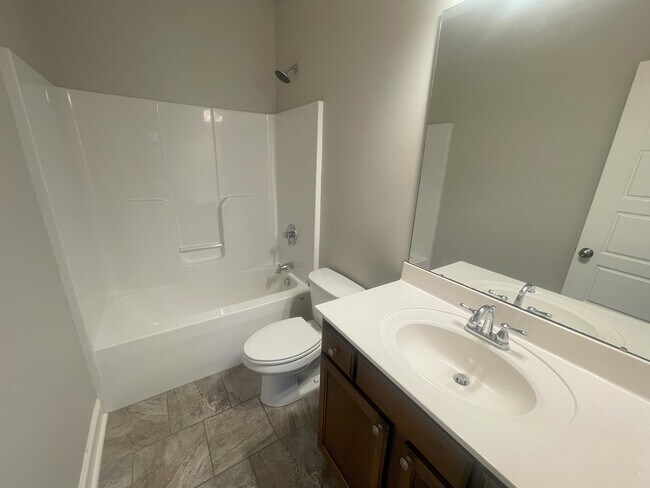 Building Photo - 107 Welbury Ct