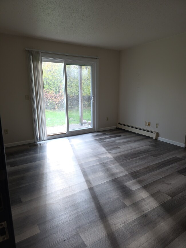 Building Photo - 115 Thornwild Dr