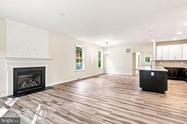 Building Photo - 34121 Juniper Dr