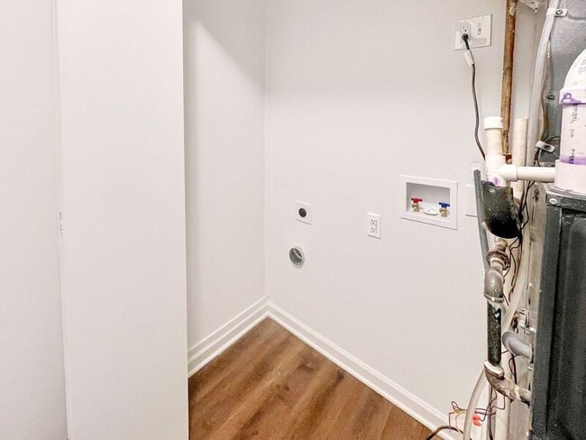 Building Photo - 1011 Dedmon Dr