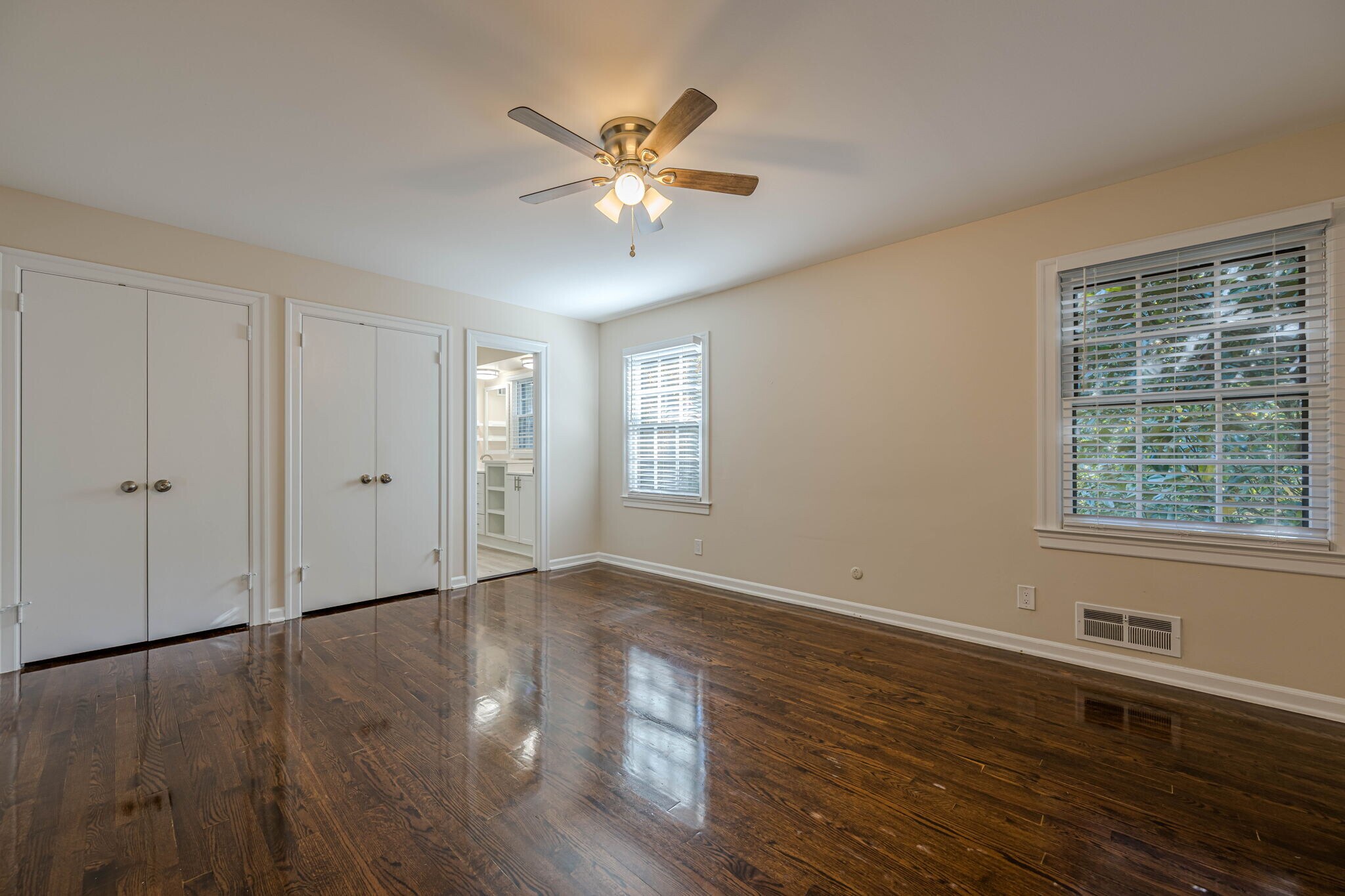 Building Photo - 6640 Williamson Dr