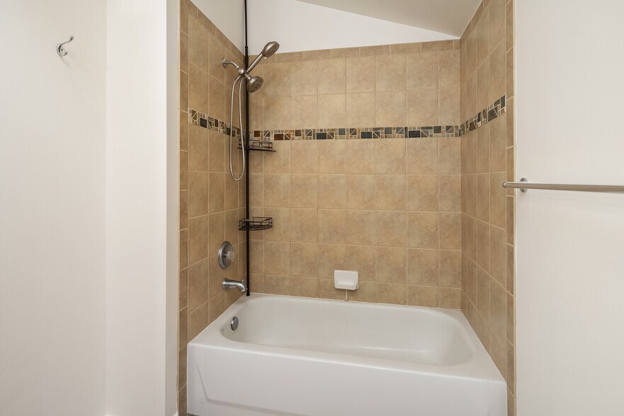 Building Photo - 11708 Greenwood Ave N