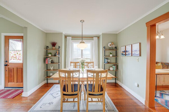 Building Photo - 2323 Elizabeth St