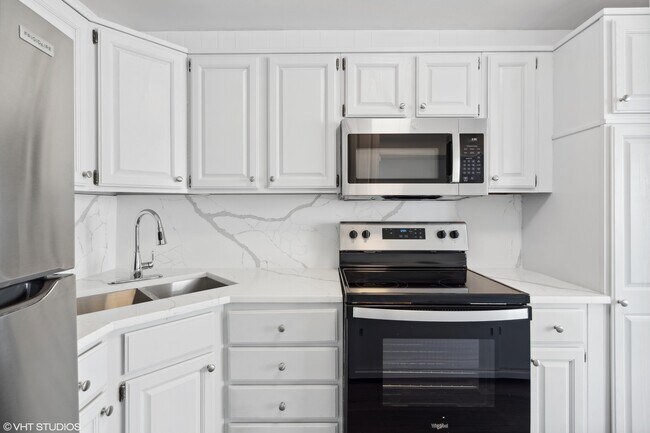 Building Photo - 4800 S Chicago Beach Dr