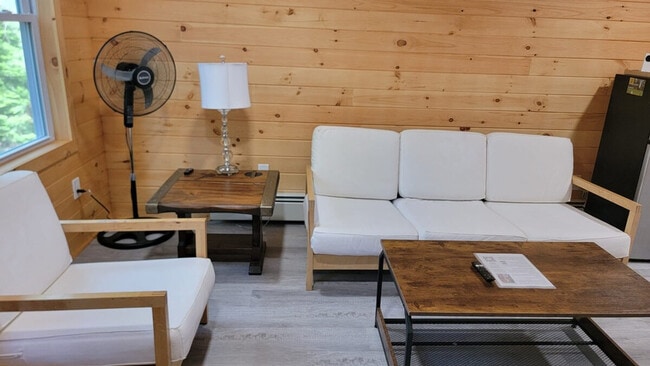 Building Photo - 140 Paquette Cir