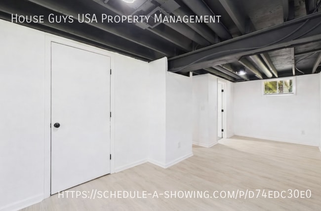 Building Photo - 12006 Smalley Ave