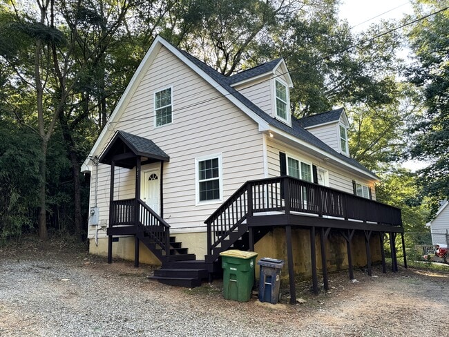 Building Photo - 227 Derby St