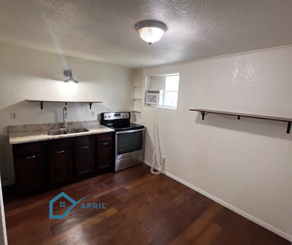 Eat-in kitchen - 2055 W Summit Ave