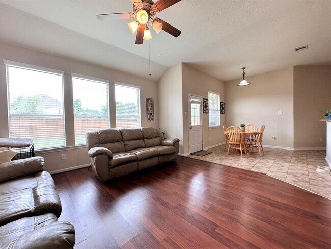 Building Photo - 11506 Columbia Pines Ln