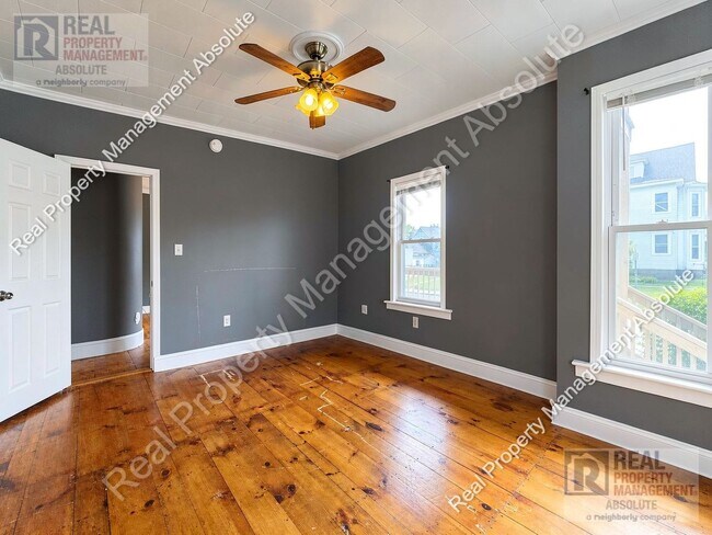 Building Photo - 72-74 Kinsley St