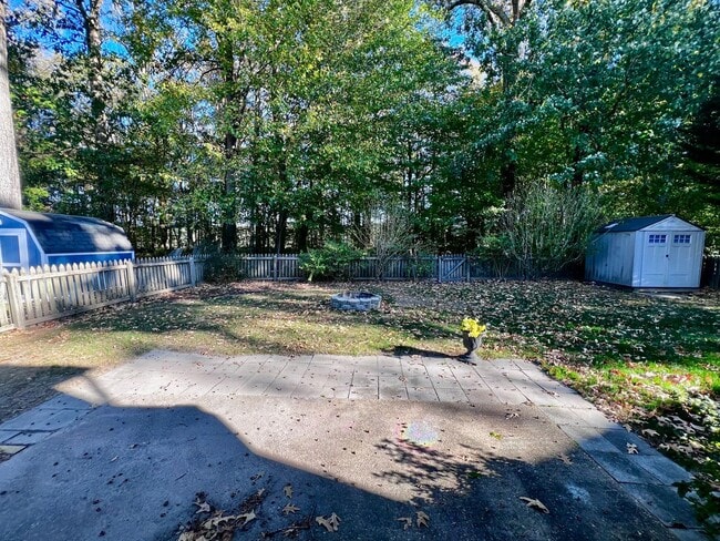 Building Photo - Welcome to this beautiful home in Salem La...