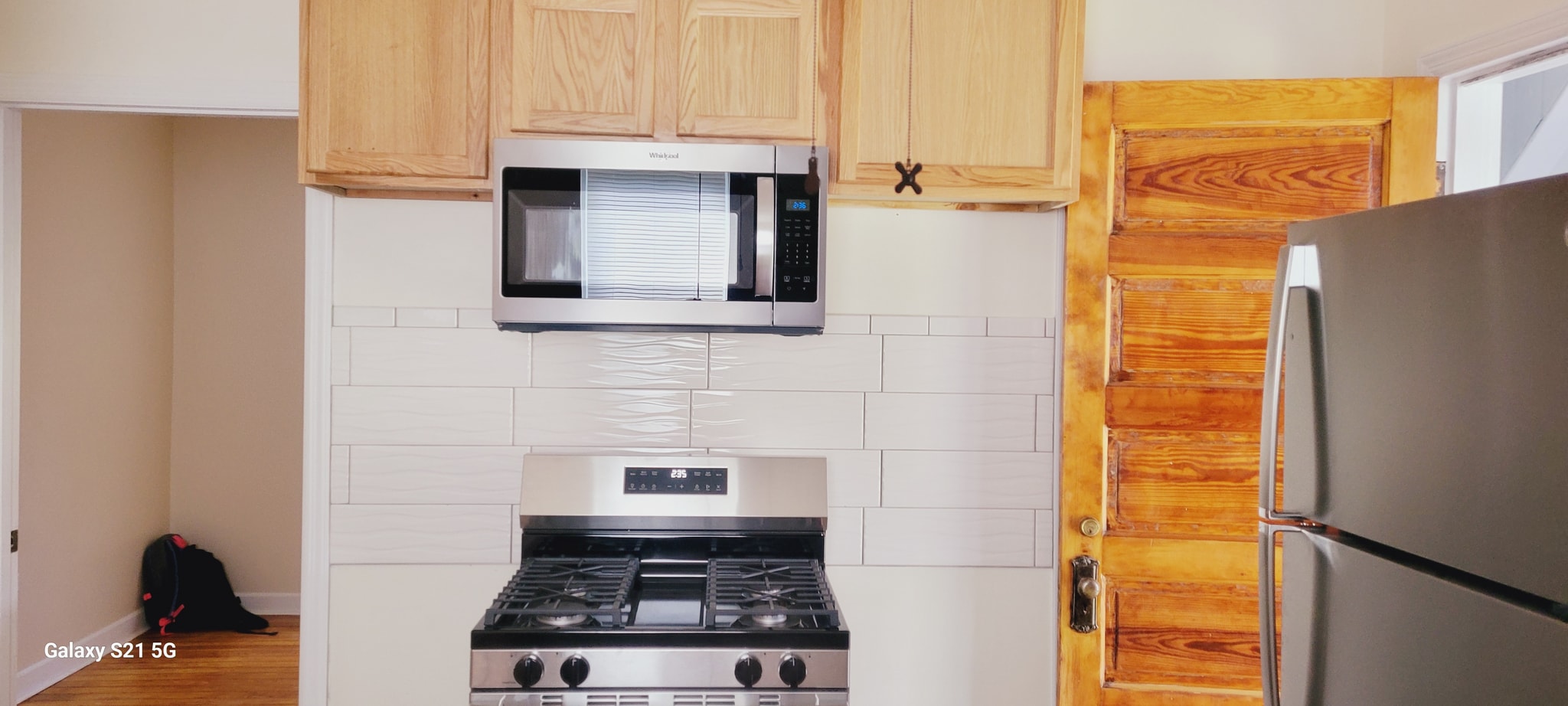Kitchen - 3807 N Narragansett Ave