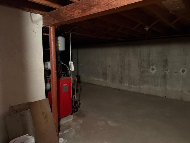 Building Photo - 3 Crescent St