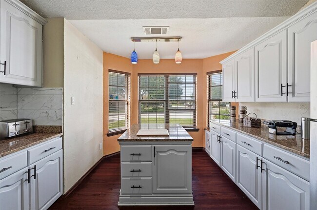 Building Photo - 3253 Beavers Bend Trail