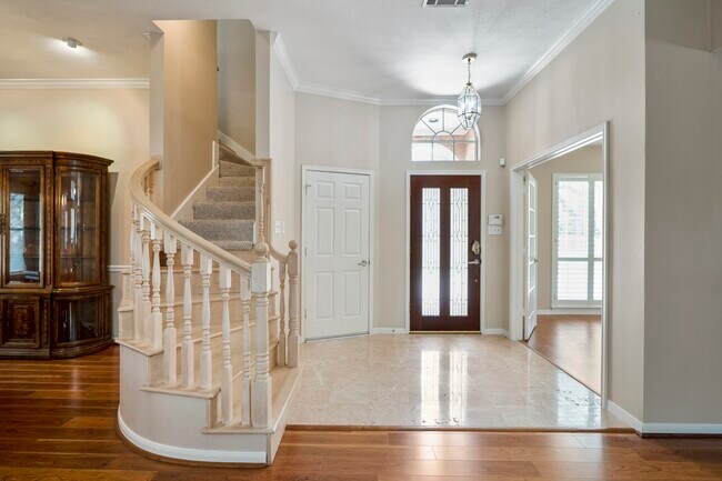 Building Photo - 9631 Bavaria Dr