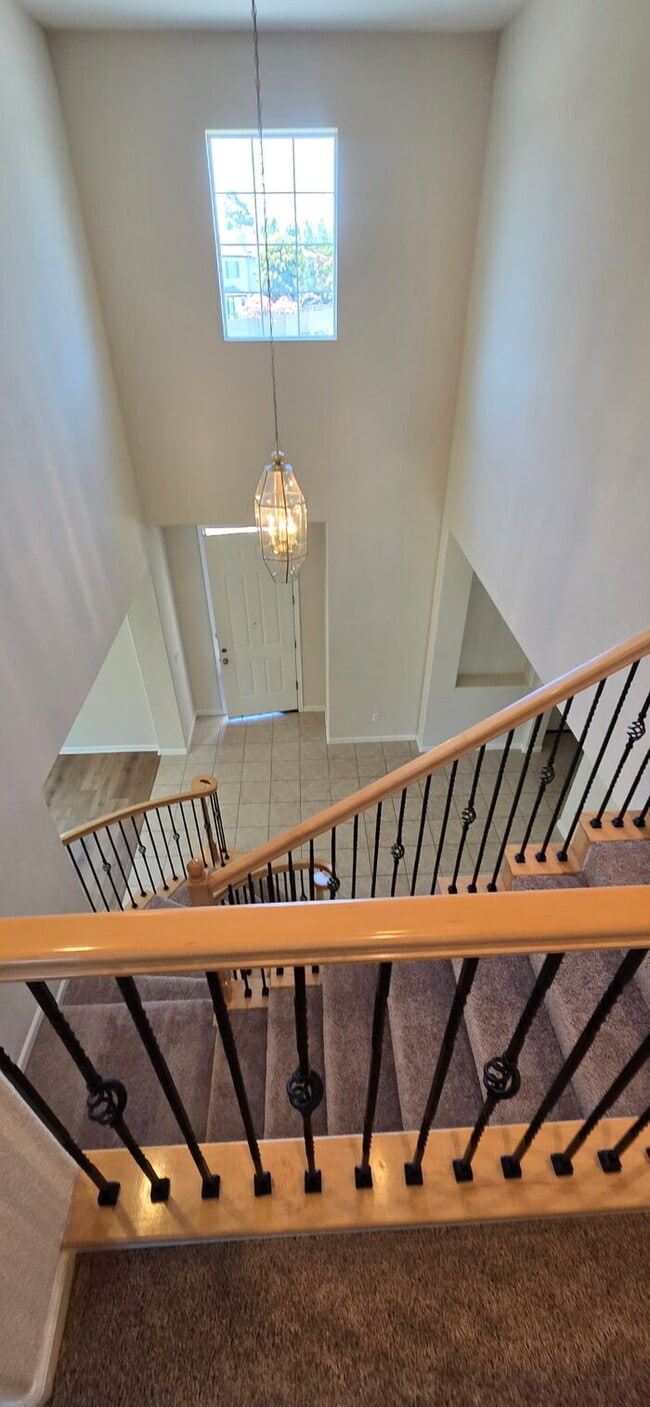 Building Photo - Tracy, Beautiful Home in Award Winning Jef...