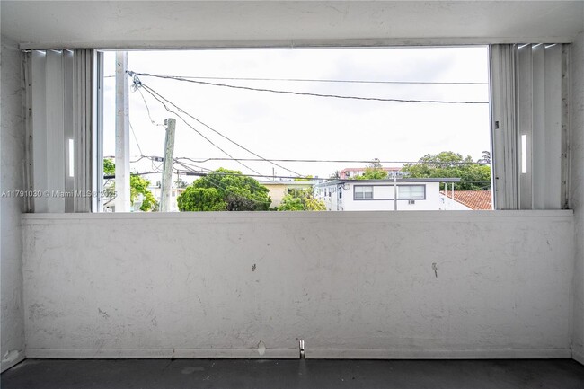 Building Photo - 7850 Byron Ave