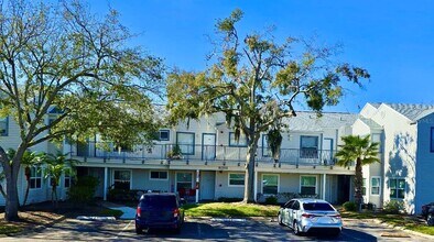 Building Photo - 2532 Woodgate Blvd