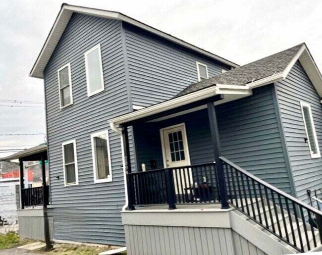 Building Photo - 209 S Meadow St