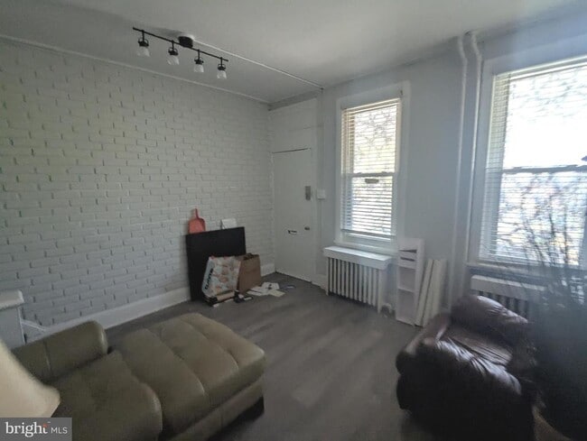 Building Photo - 657 N 37th St